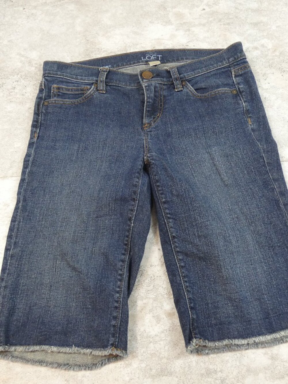 Ann Taylor Petite Denim Bicycle Cut Off Short Florida Mom 28X11